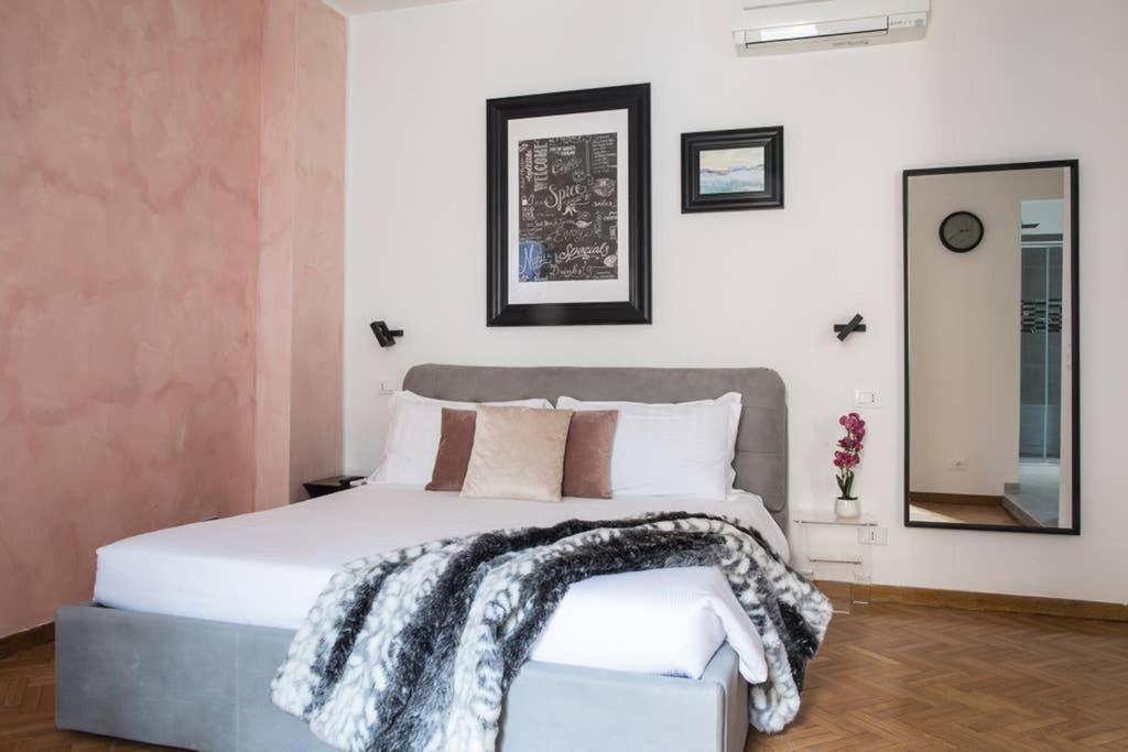 Pink Intimate Jacuzzi Suite Trastevere - Top Collection Рим Экстерьер фото